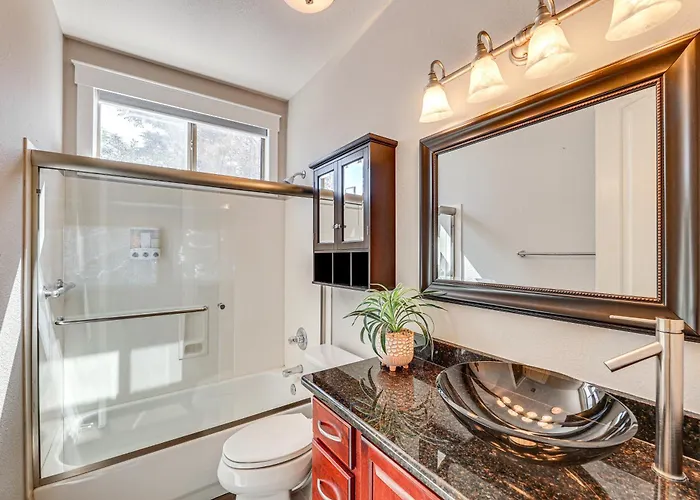 Expansive Retreat W/ Private Outdoor Pool! Holiday home *