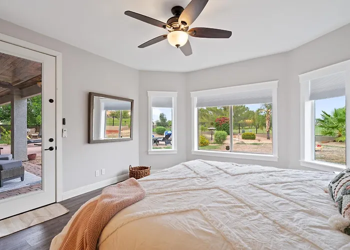 Holiday home Expansive Retreat W/ Private Outdoor Pool! *