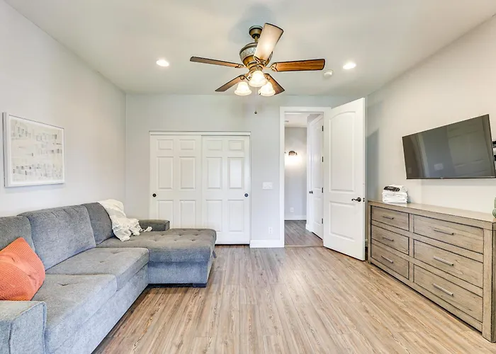 Expansive Retreat W/ Private Outdoor Pool! Holiday home *