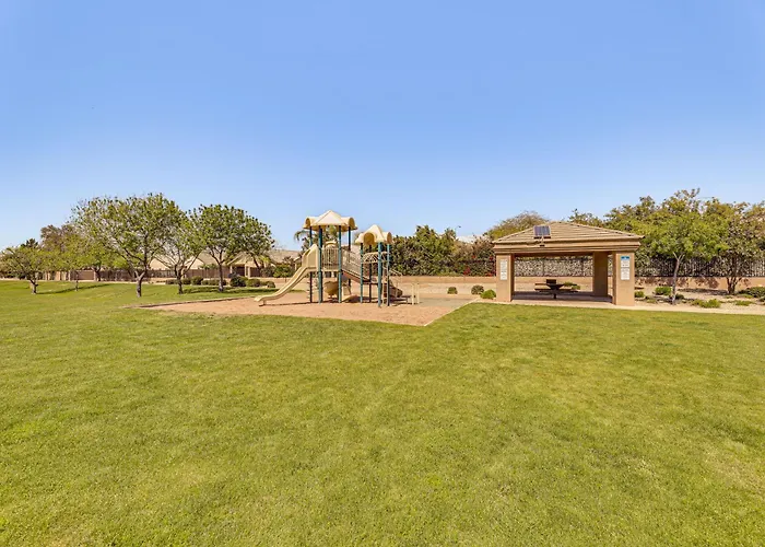 Expansive Retreat W/ Private Outdoor Pool!