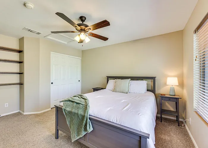 Expansive Retreat W/ Private Outdoor Pool! Holiday home Mesa