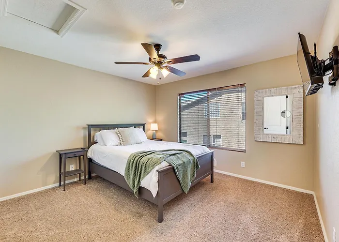 Expansive Retreat W/ Private Outdoor Pool! *