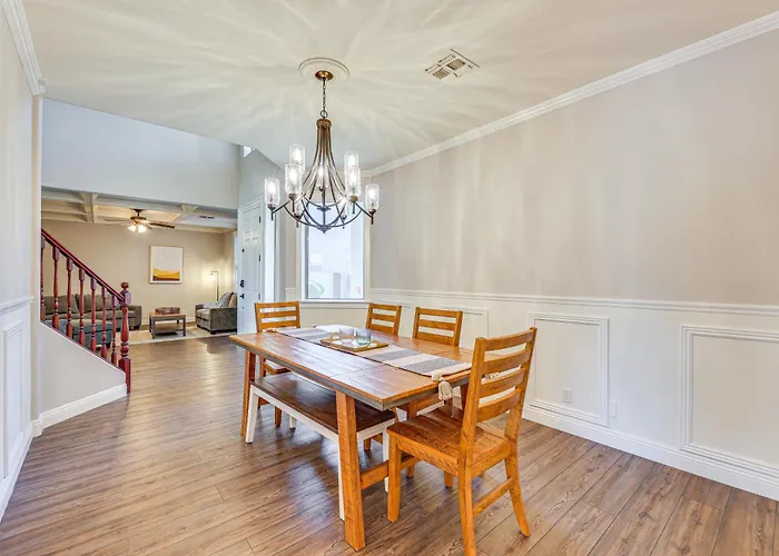 Expansive Retreat W/ Private Outdoor Pool! Holiday home Mesa