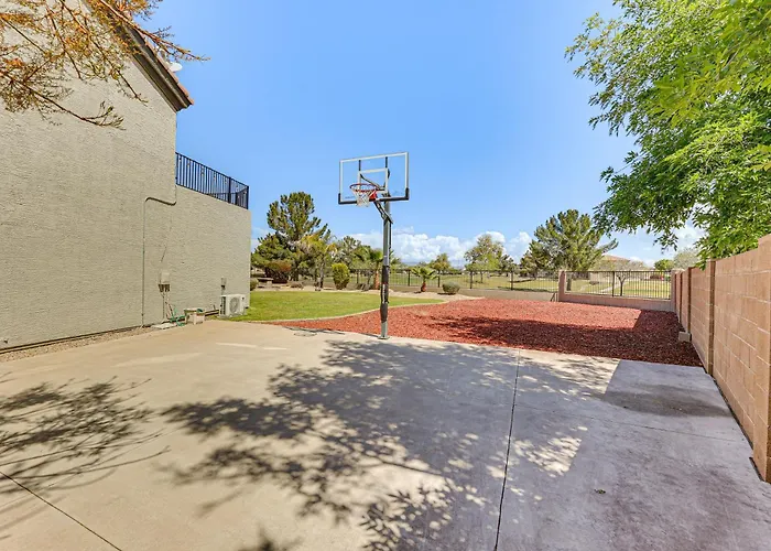 Expansive Retreat W/ Private Outdoor Pool! Mesa