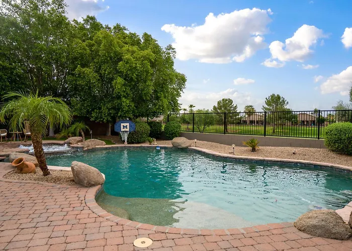 Expansive Retreat W/ Private Outdoor Pool!