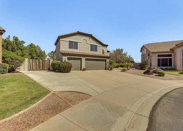 Expansive Retreat W/ Private Outdoor Pool! Holiday home Mesa