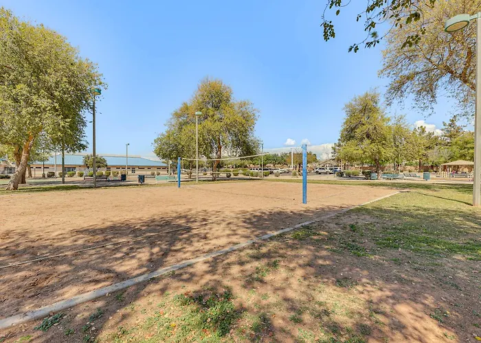 Expansive Retreat W/ Private Outdoor Pool! Holiday home